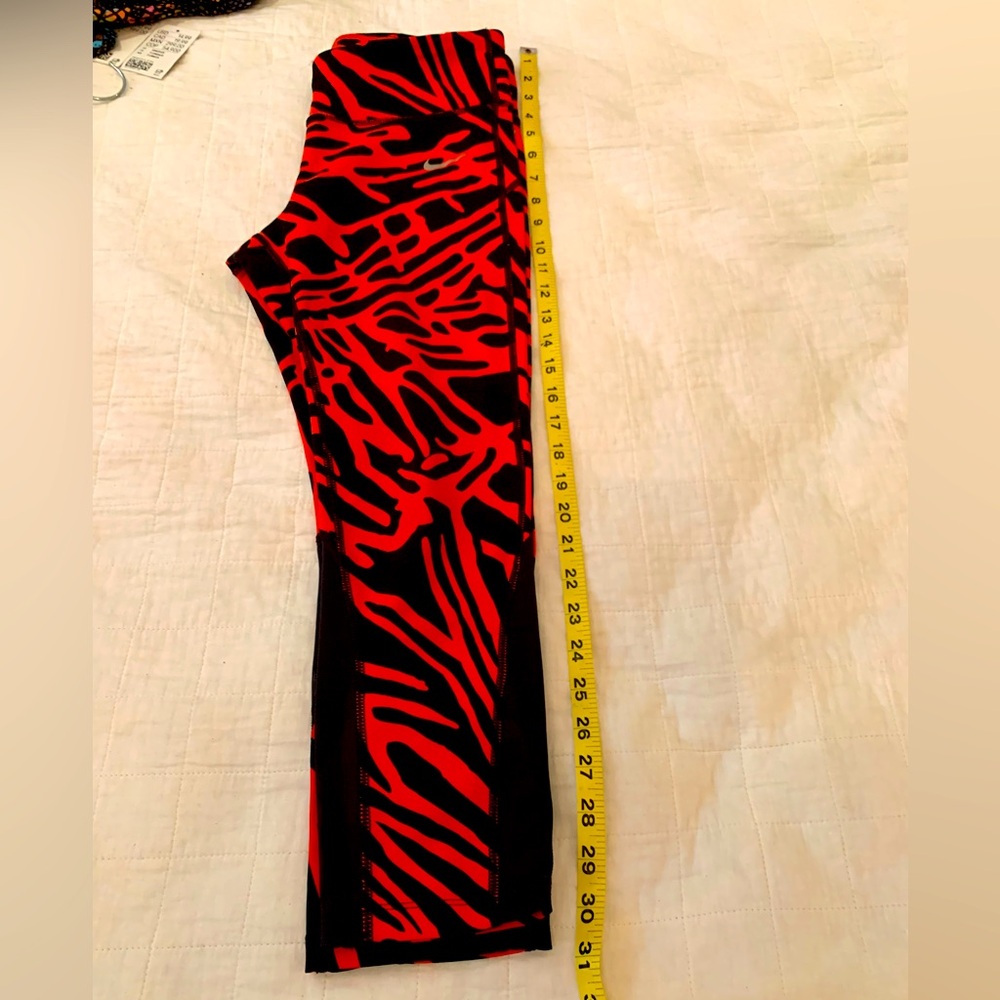 🔥SALE🔥NIKE❤️EPIC LUXE PALM PRINT CAPRI LEGGINGS🔥NWOT! EXCELLENT CONDITION! - Picture 2 of 8